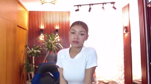 Perla online show from March 12, 2025, 12:15 pm