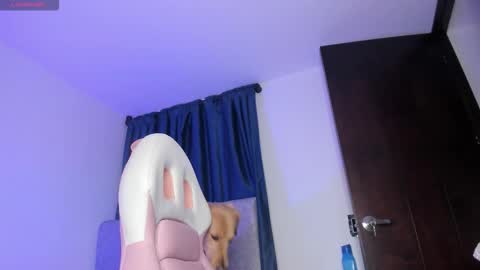 Snapshot of perlaa7 chatting on October 28, 2025, 1:20 am Perla online show from October 28, 2025, 1:20 am