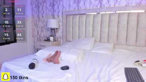 Perla online show from October 24, 2025, 2:57 pm