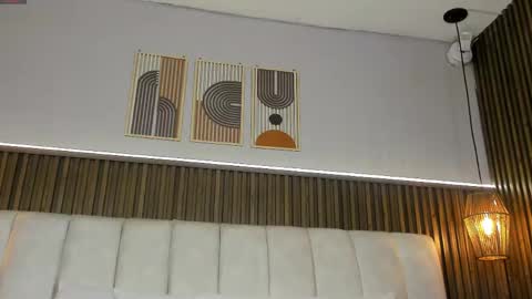 PerlaPreciosa online show from April 21, 2026, 4:08 am