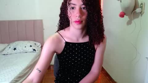 perlaweb_09 online show from November 13, 2025, 7:57 pm