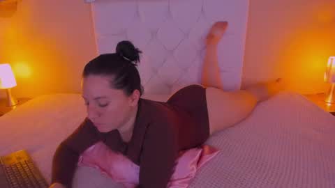 Marie online show from April 15, 2026, 11:28 am