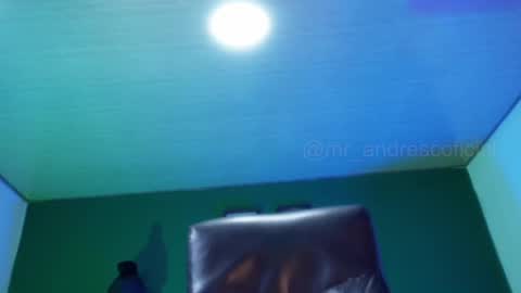 andres    online show from January 21, 2025, 11:45 pm