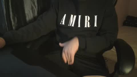 Lalo   x peruvianevil  ig peruvianevil  online show from December 6, 2024, 6:26 am