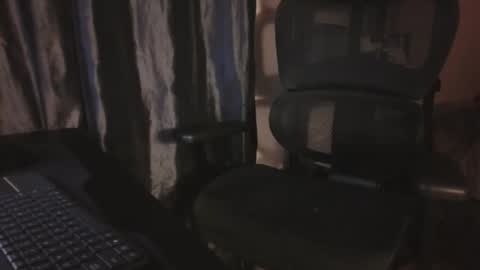 Lalo   x peruvianevil  ig peruvianevil  online show from February 13, 2026, 7:04 am