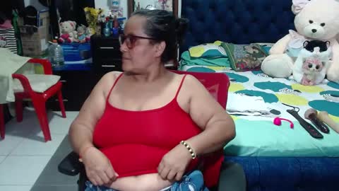 Snapshot of pervert_mommy_x chatting on December 18, 2024, 1:02 pm SAMY online show from December 18, 2024, 1:02 pm