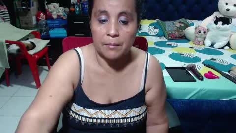 Snapshot of pervert_mommy_x chatting on December 25, 2024, 3:38 pm SAMY online show from December 25, 2024, 3:38 pm