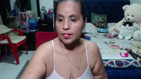 Snapshot of pervert_mommy_x chatting on January 8, 2025, 11:10 am SAMY online show from January 8, 2025, 11:10 am
