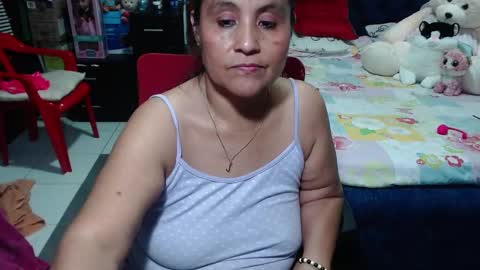 Snapshot of pervert_mommy_x chatting on January 21, 2025, 3:32 pm SAMY online show from January 21, 2025, 3:32 pm