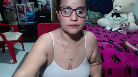 Snapshot of pervert_mommy_x chatting on February 8, 2025, 11:22 am SAMY online show from February 8, 2025, 11:22 am
