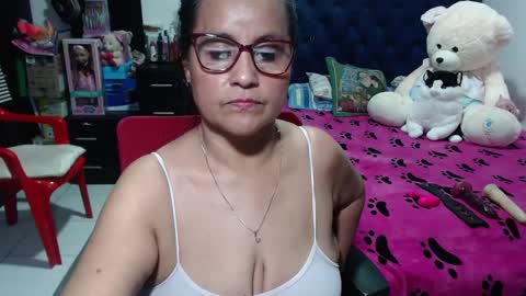 Snapshot of pervert_mommy_x chatting on February 8, 2025, 2:27 pm SAMY online show from February 8, 2025, 2:27 pm