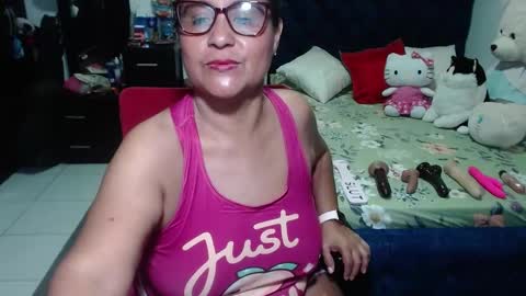 Snapshot of pervert_mommy_x chatting on September 12, 2025, 11:43 am SAMY online show from September 12, 2025, 11:43 am