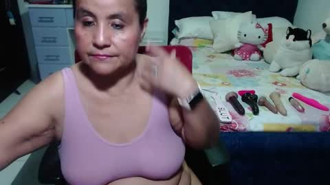 Snapshot of pervert_mommy_x chatting on September 24, 2025, 10:51 am SAMY online show from September 24, 2025, 10:51 am