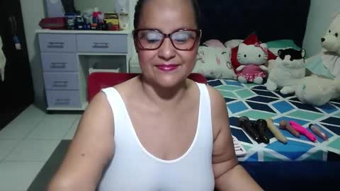 Snapshot of pervert_mommy_x chatting on October 9, 2025, 9:40 am SAMY online show from October 9, 2025, 9:40 am