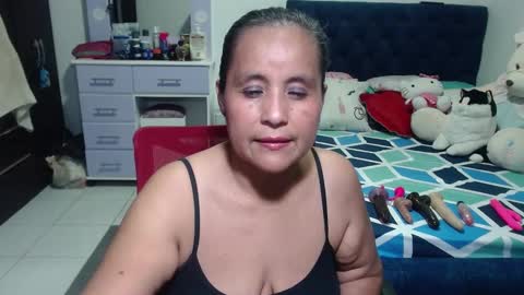 Snapshot of pervert_mommy_x chatting on October 13, 2025, 10:59 am SAMY online show from October 13, 2025, 10:59 am