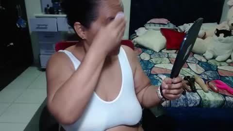 Snapshot of pervert_mommy_x chatting on October 27, 2025, 9:24 am SAMY online show from October 27, 2025, 9:24 am