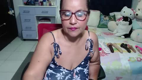 Snapshot of pervert_mommy_x chatting on November 8, 2025, 10:26 am SAMY online show from November 8, 2025, 10:26 am