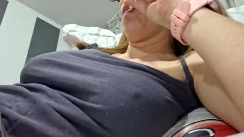 Lisa -  online show from February 25, 2025, 6:20 pm