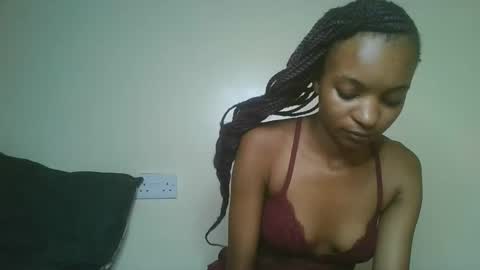 Snapshot of petal_palette chatting on May 12, 2026, 12:13 pm Lolly online show from May 12, 2026, 12:13 pm