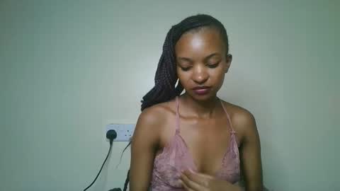Snapshot of petal_palette chatting on May 14, 2026, 7:26 am Lolly online show from May 14, 2026, 7:26 am