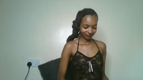 Snapshot of petal_palette chatting on May 28, 2026, 7:38 am Lolly online show from May 28, 2026, 7:38 am