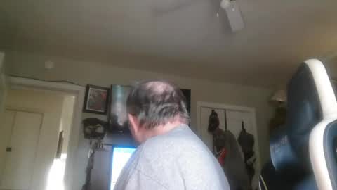 peterinohio57 online show from July 25, 2026, 12:03 pm