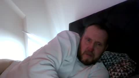 Snapshot of peterpeters443 chatting on February 18, 2026, 11:33 pm jelle online show from February 18, 2026, 11:33 pm