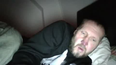 Snapshot of peterpeters443 chatting on April 3, 2026, 3:54 pm jelle online show from April 3, 2026, 3:54 pm