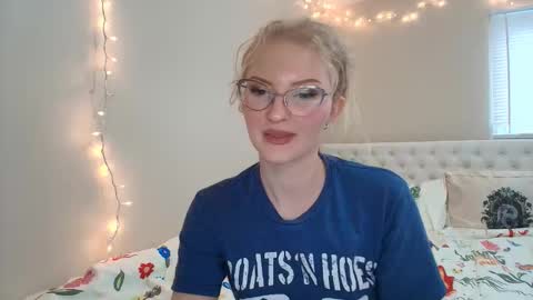 Little cupcake online show from November 18, 2025, 5:28 pm