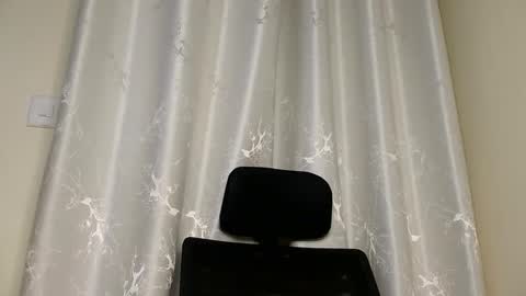 Snapshot of petite_freakette chatting on February 27, 2026, 12:05 pm Moon online show from February 27, 2026, 12:05 pm