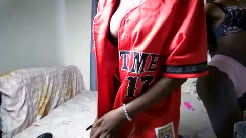 petite_funnie online show from October 24, 2025, 8:11 am