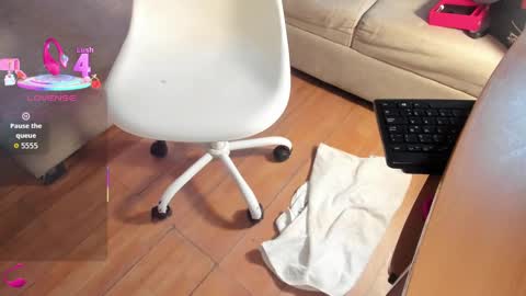 Linda online show from September 19, 2025, 3:30 am