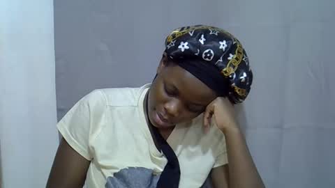 petite_melan online show from September 29, 2025, 12:05 am