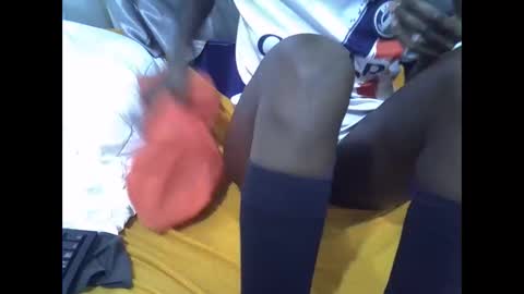 petite_melan online show from January 15, 2026, 12:10 pm