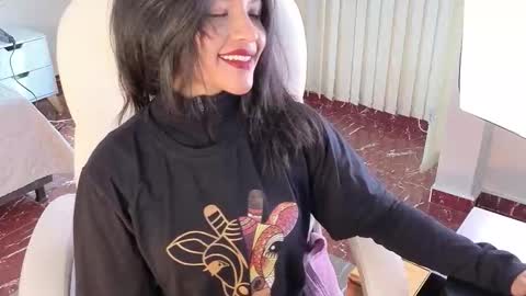 petite_molly_ online show from January 7, 2026, 1:02 pm