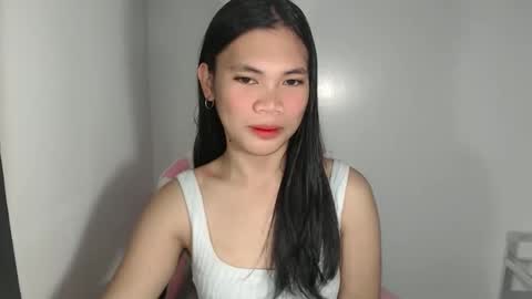 petite_pauline online show from February 26, 2026, 11:42 am