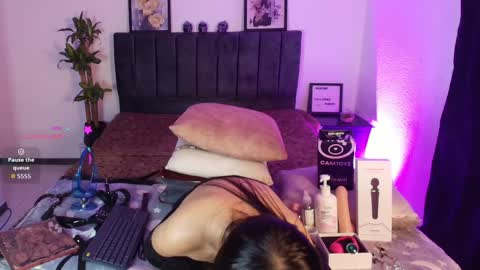 Snapshot of petite_pepper18 chatting on May 30, 2026, 12:46 pm petite_pepper18 online show from May 30, 2026, 12:46 pm