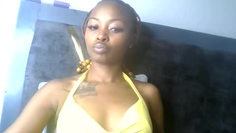 Snapshot of petite_queen69 chatting on May 31, 2026, 8:21 pm petite_queen69 online show from May 31, 2026, 8:21 pm