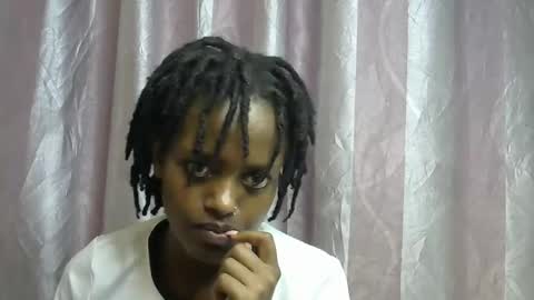 petite_star2 online show from January 12, 2026, 10:37 pm