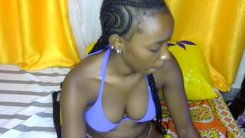 Snapshot of petite_tanya chatting on December 24, 2024, 3:27 am Tanya online show from December 24, 2024, 3:27 am