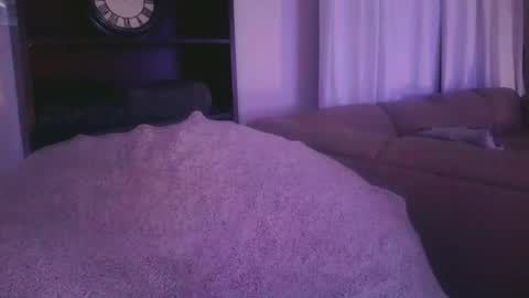 petite treat  online show from January 19, 2025, 6:20 am