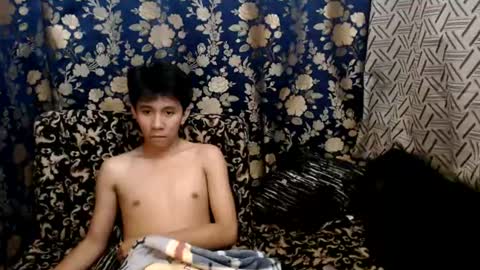 Snapshot of petiteasian_boy chatting on June 24, 2026, 4:44 am cute vir online show from June 24, 2026, 4:44 am
