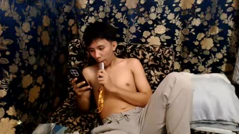 Snapshot of petiteasian_boy chatting on July 3, 2026, 6:53 am cute vir online show from July 3, 2026, 6:53 am