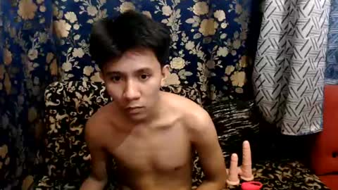 Snapshot of petiteasian_boy chatting on July 9, 2026, 6:12 pm cute vir online show from July 9, 2026, 6:12 pm