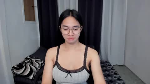 Snapshot of petiteasianmarian chatting on May 14, 2026, 11:50 am bigcock Marian online show from May 14, 2026, 11:50 am