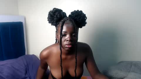 Snapshot of petitebeautyy chatting on May 31, 2026, 7:04 pm petitebeautyy online show from May 31, 2026, 7:04 pm