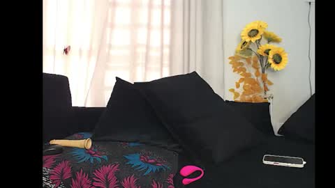 ebonyshawtypetit online show from April 23, 2026, 5:19 am