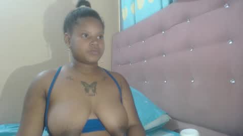 petitechocolatemommy online show from December 4, 2025, 8:45 am