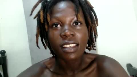 petiteme1 online show from February 5, 2026, 2:38 am