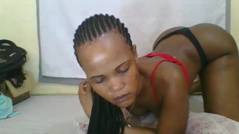petitesmiley online show from September 13, 2025, 7:19 am